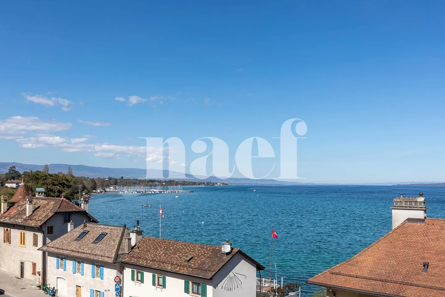 3.5 rooms renovated with stunning lake view - Photo 12 of 13