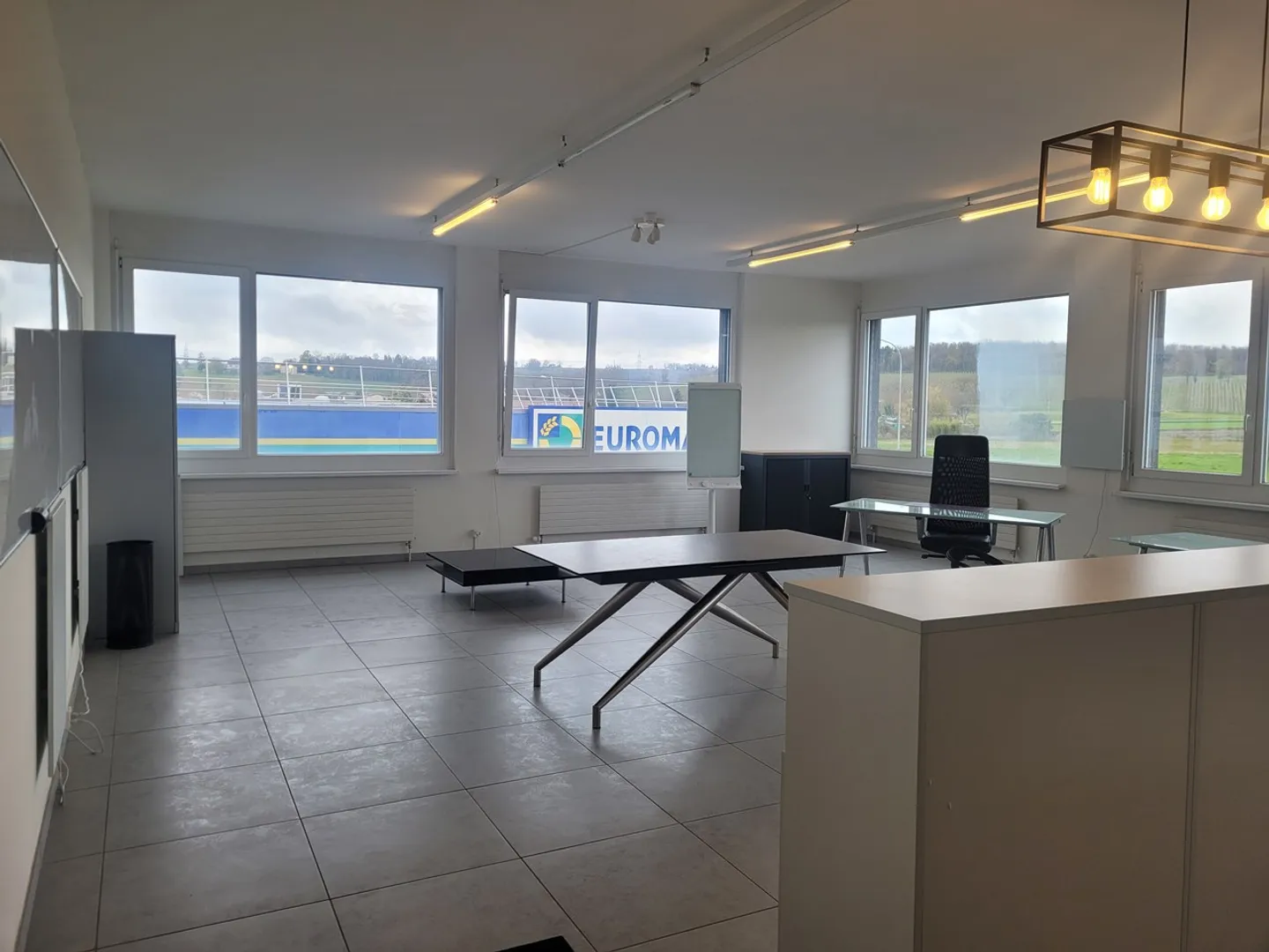 Bureau Commercial à Satigny - Photo 1 sur 2