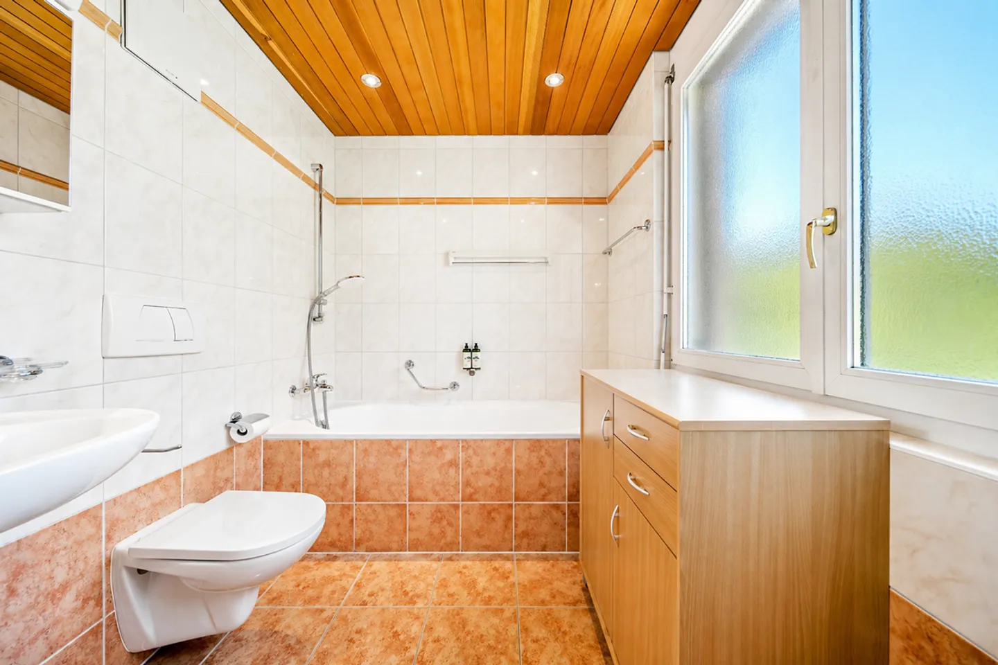 Schöne 4,5-Zimmer-Wohnung mit Balkon - Foto 8 von 8