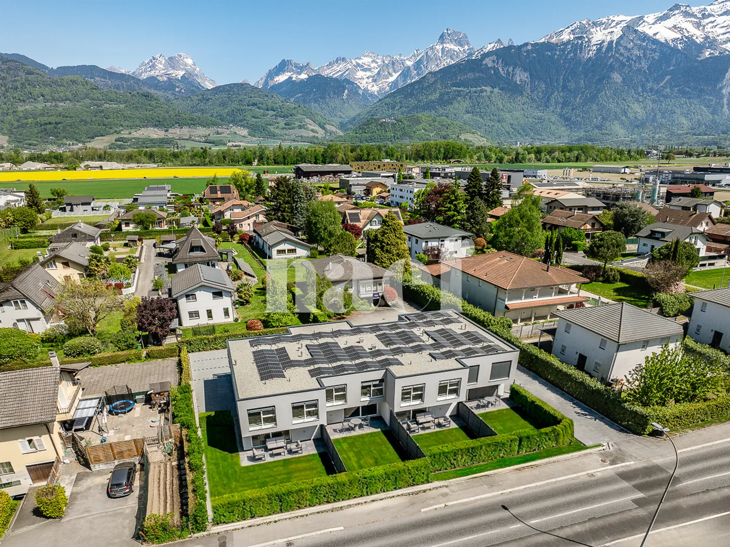 Villa contiguë neuve de 6.5 pièces à vendre à Collombey-Muraz - Photo 1 sur 8