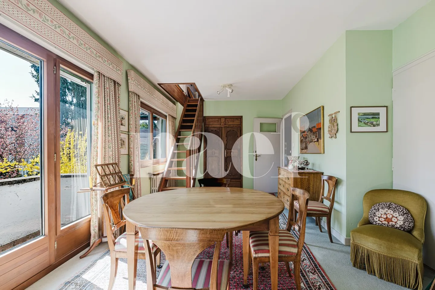 Elegant master villa with authentic charm in Grand-Saconnex - Photo 3 of 13