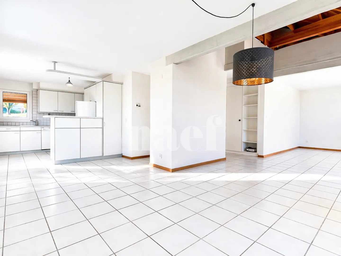 Spazioso duplex di 5 stanze - Foto 2 di 12