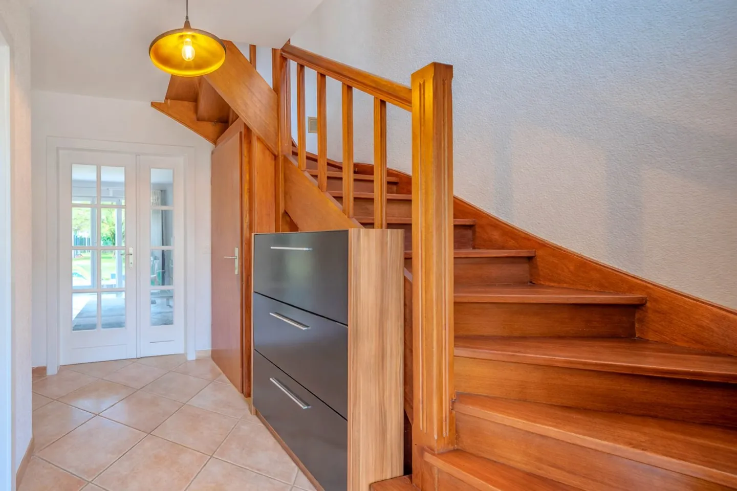 Charming semi-detached house with 5.5 rooms and garden - Photo 2 of 12