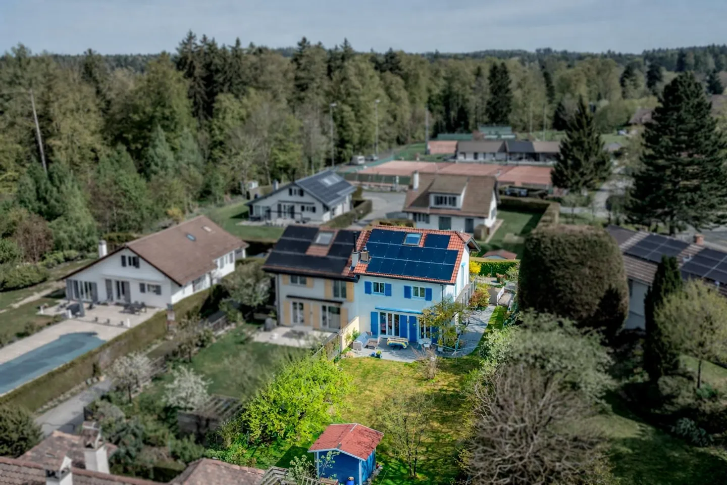 Charming semi-detached house with 5.5 rooms and garden - Photo 11 of 12
