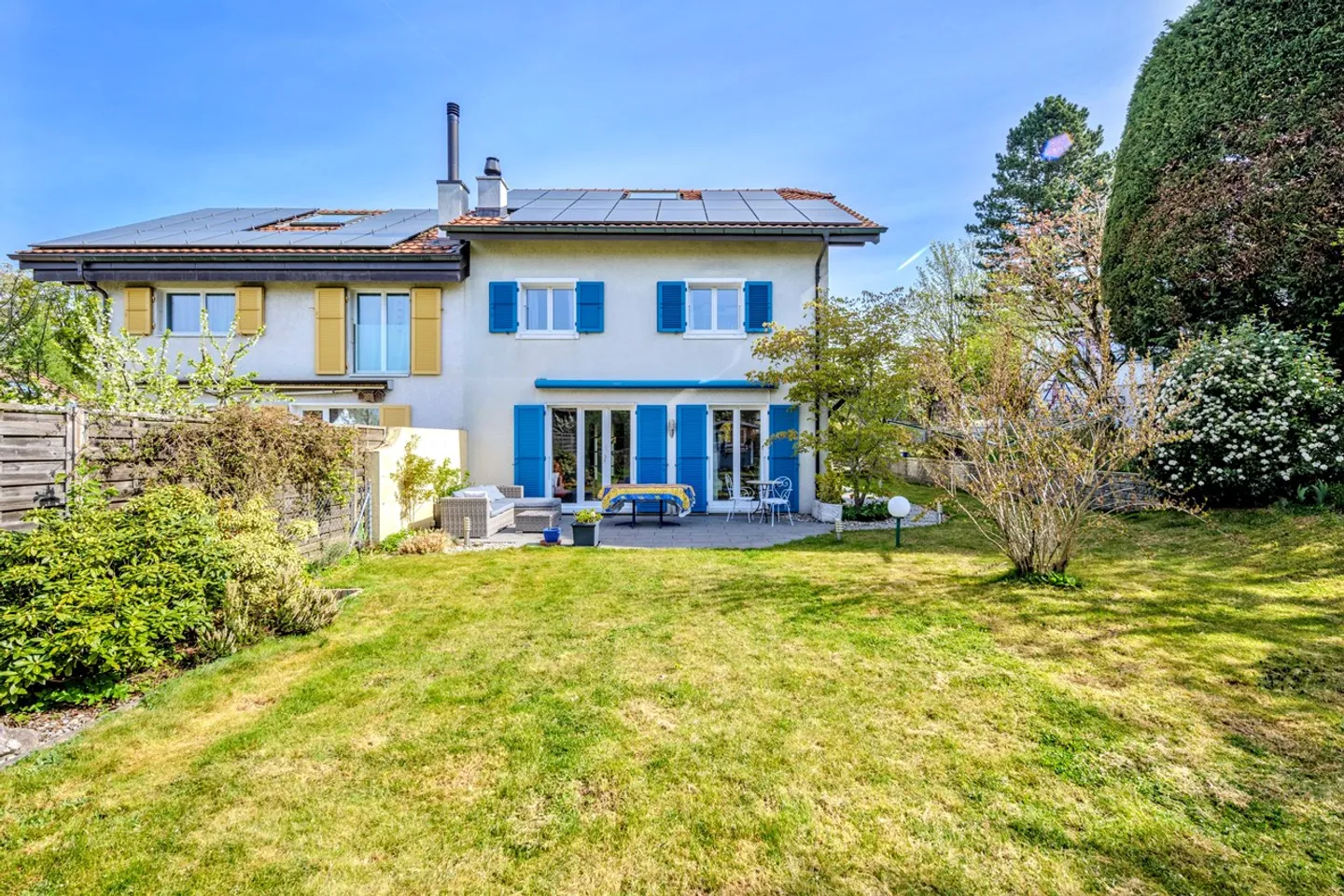 Charming semi-detached house with 5.5 rooms and garden - Photo 12 of 12