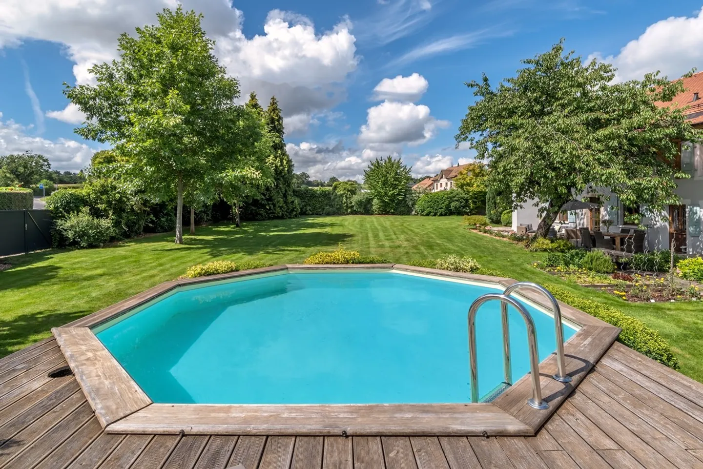 Modernity and luxury for this fully renovated farmhouse. - Photo 12 of 12