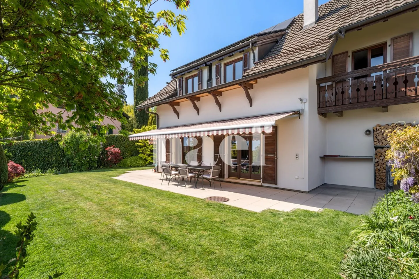 Semi-Detached House with Garages of 6.5 Rooms for Sale in Blonay - Photo 3 of 13