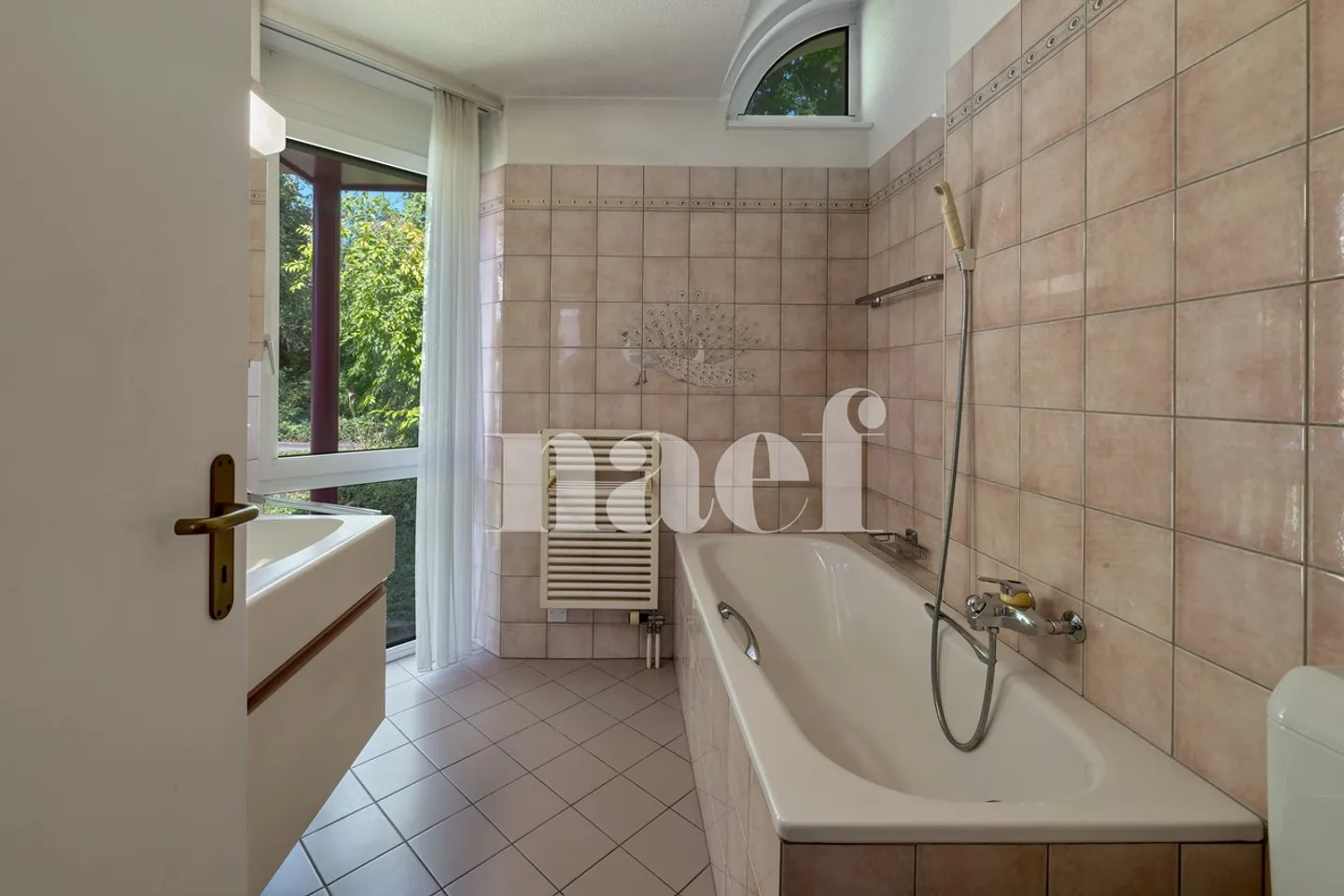 Magnifique villa de 5.5 pièces avec piscine à Grandson - Photo 9 sur 12