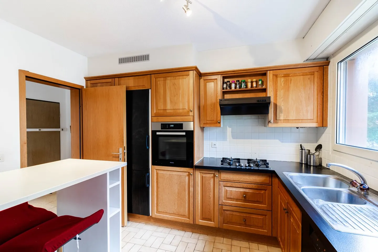Spacieux appartement de 4.5 pièces, idéalement situé à Renens - Photo 4 sur 8