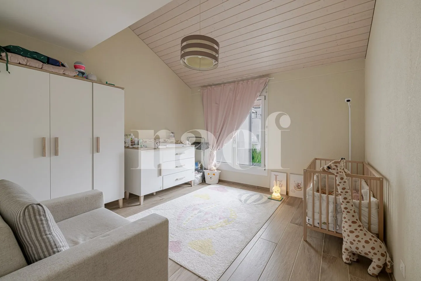 Exclusive: Charming 4.5-room apartment with terrace in Eysins - Photo 5 of 6