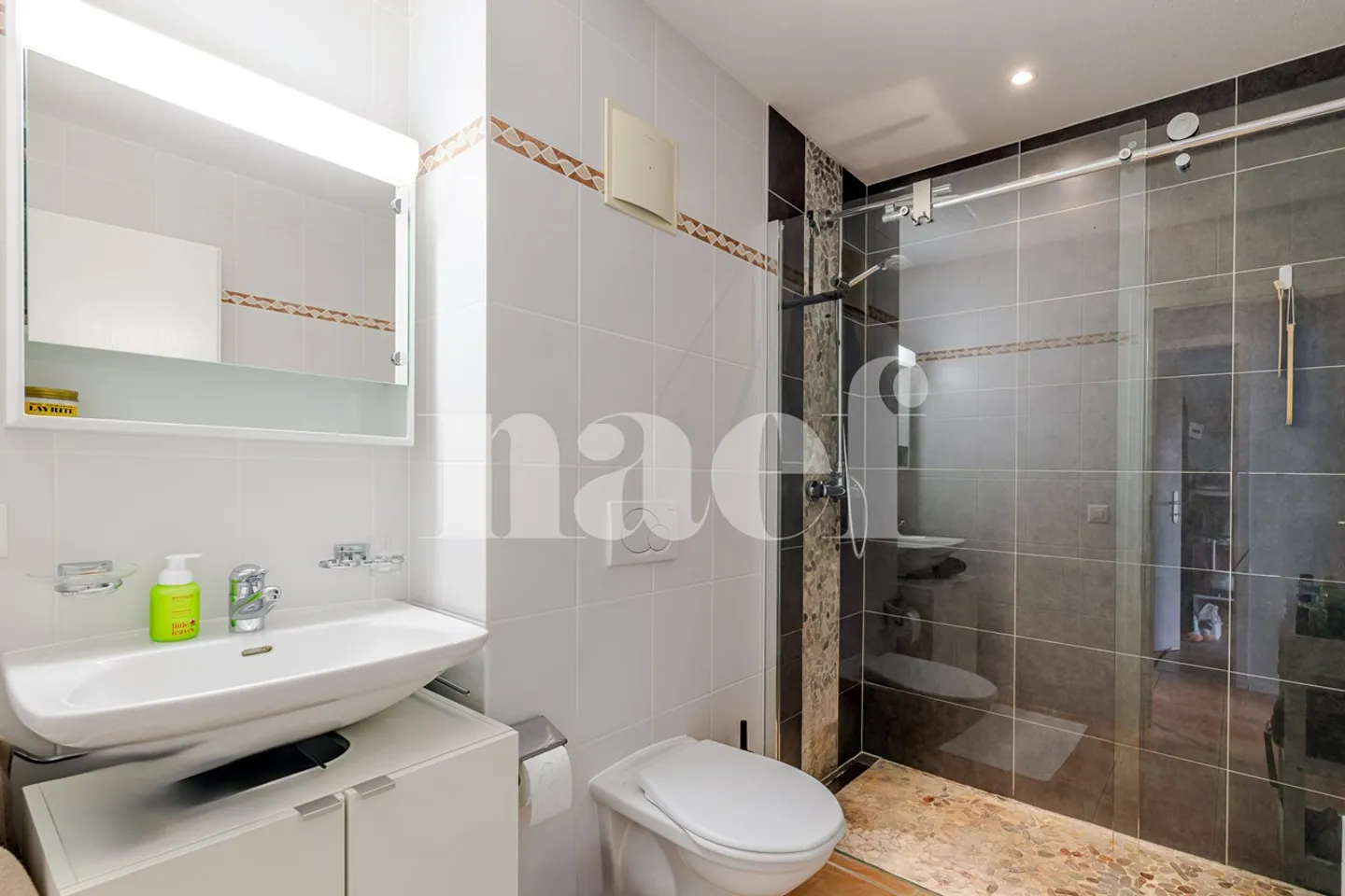 Exclusive: Charming 4.5-room apartment with terrace in Eysins - Photo 6 of 6