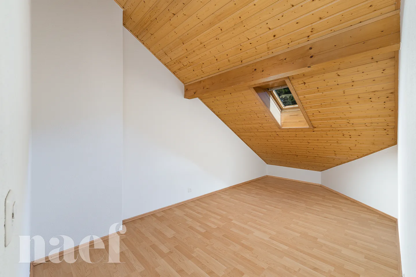 5.5-room duplex apartment just steps from all amenities for sale in Blonay - Photo 12 of 13