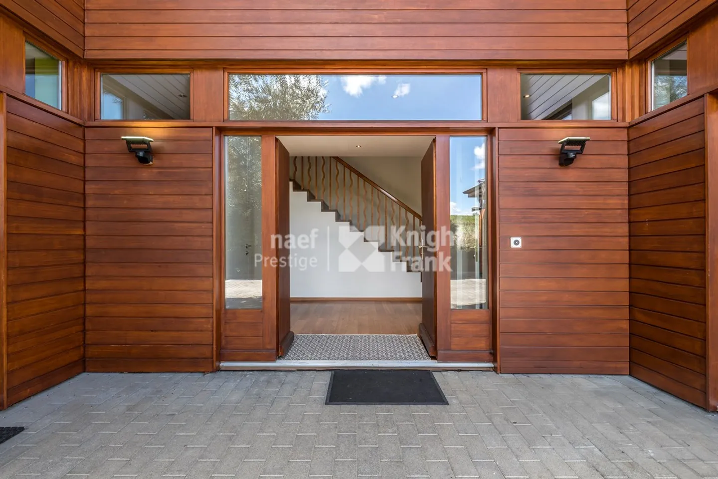 Family property in a quiet area, surrounded by greenery, not far from the lake - Photo 3 of 12