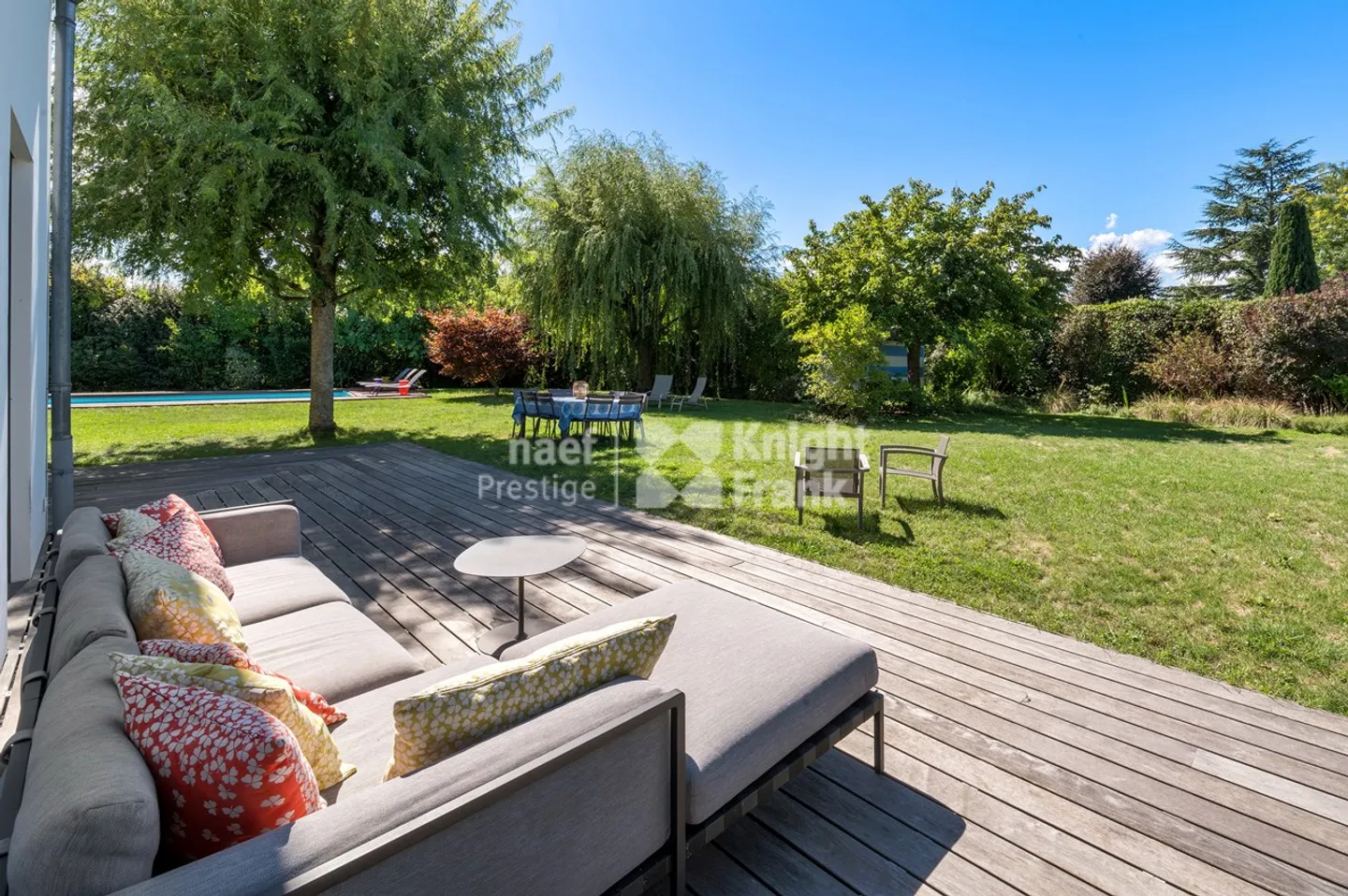 Family property in a quiet area, surrounded by greenery, not far from the lake - Photo 9 of 12