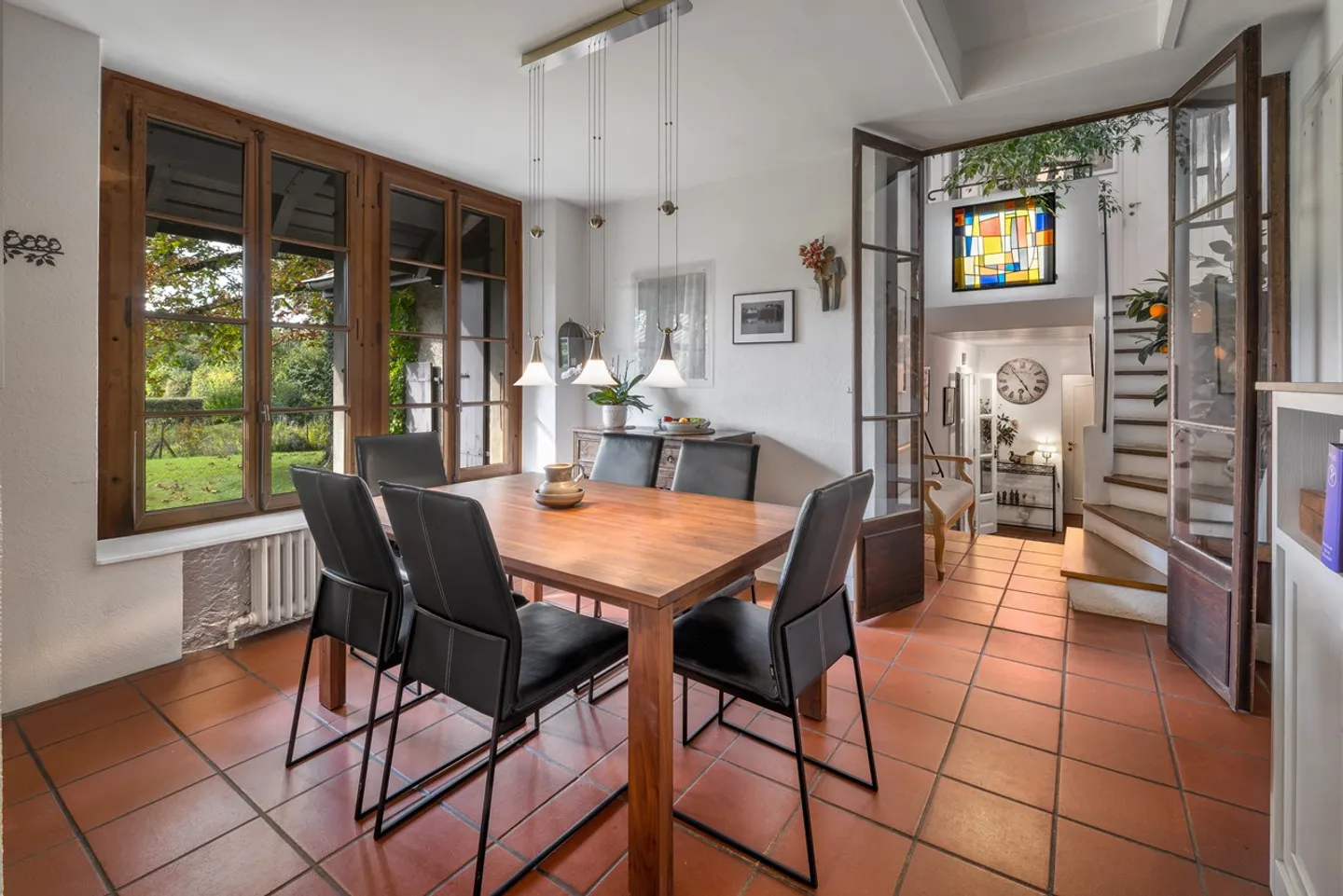 Charming cottage-style property on a large plot - Photo 6 of 12