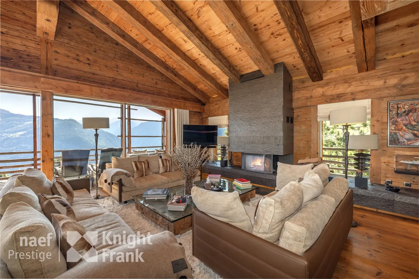 High-end chalet with swimming pool in Verbier - Photo 2 of 11