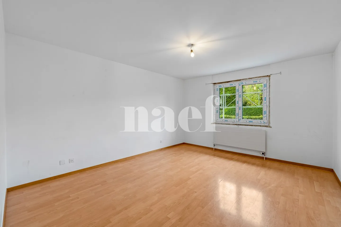 3,5-Zimmer-Wohnung im Erdgeschoss mit 160 m2 Terrasse zu verkaufen in Fétigny - Foto 3 von 6