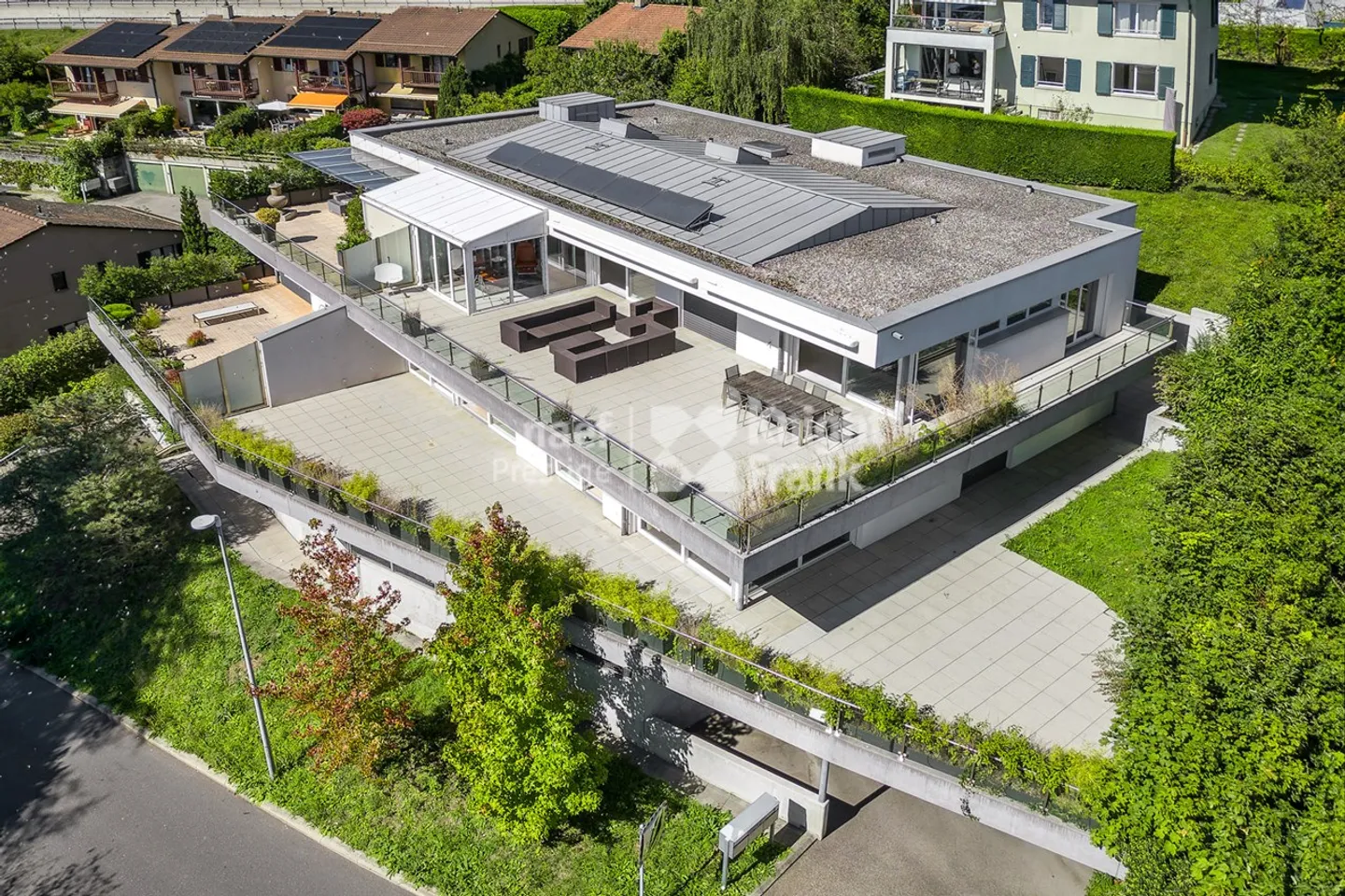 Magnificent penthouse with spacious terraces and breathtaking views of the lake - Photo 1 of 10