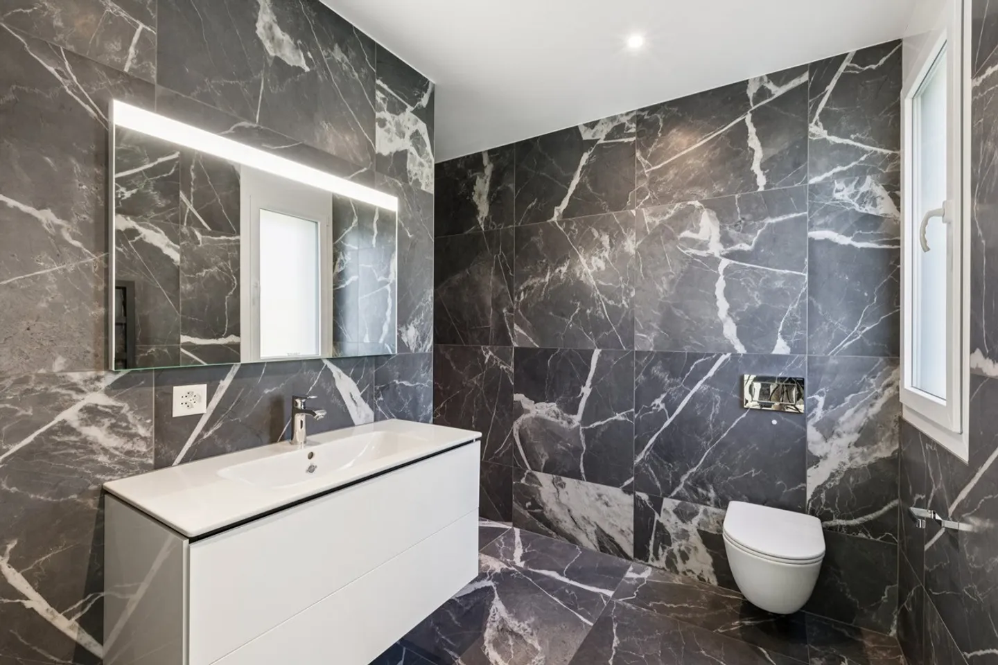 Villa contemporanea di 6,5 stanze nelle alture della città - Foto 5 di 9
