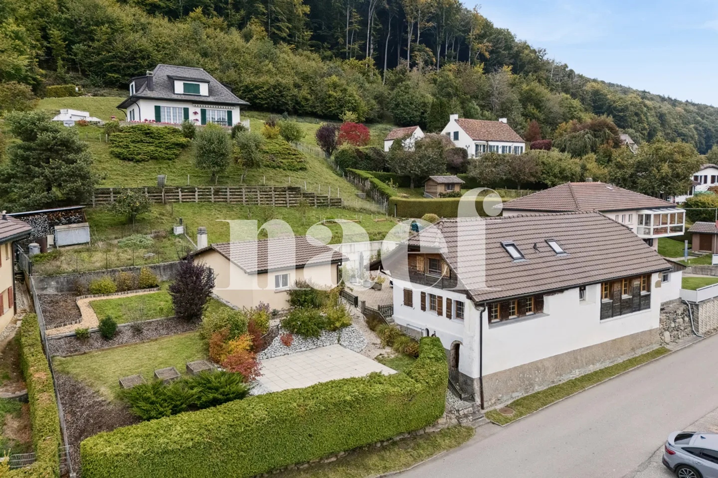 Beautiful renovated farmhouse with 5.5 rooms for sale in Senèdes - Photo 2 of 9