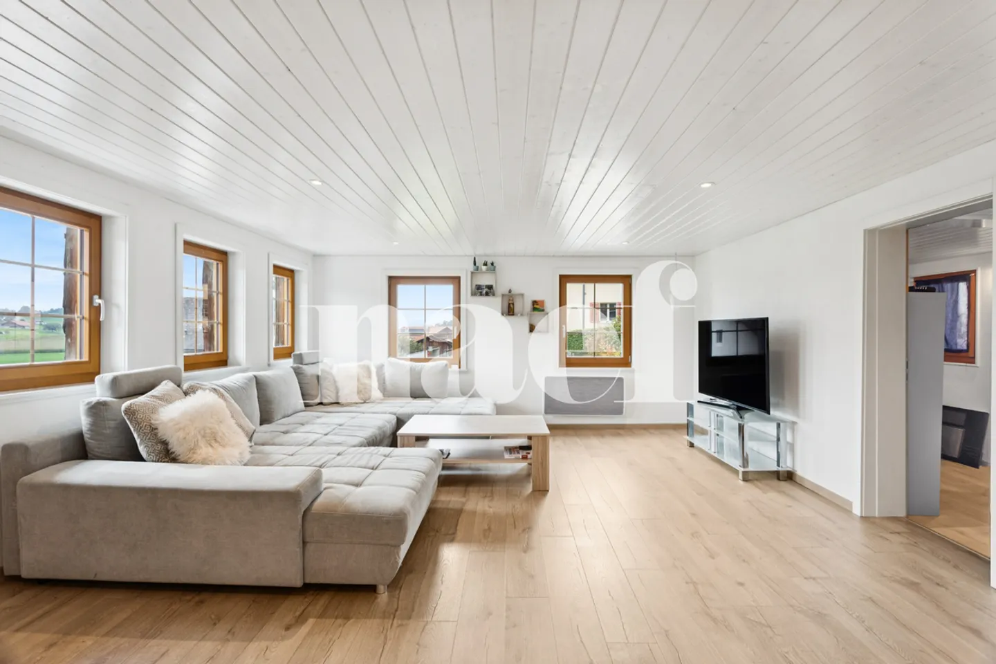 Beautiful renovated farmhouse with 5.5 rooms for sale in Senèdes - Photo 4 of 9
