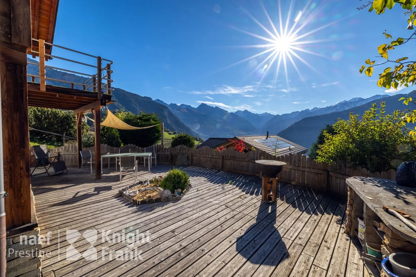 Chalet avec vue imprenable sur les sommets, au Levron. - Photo 2 sur 8