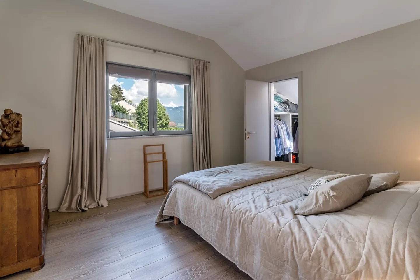 Magnifica villa contemporanea di 5,5 stanze con piscina - Foto 9 di 10