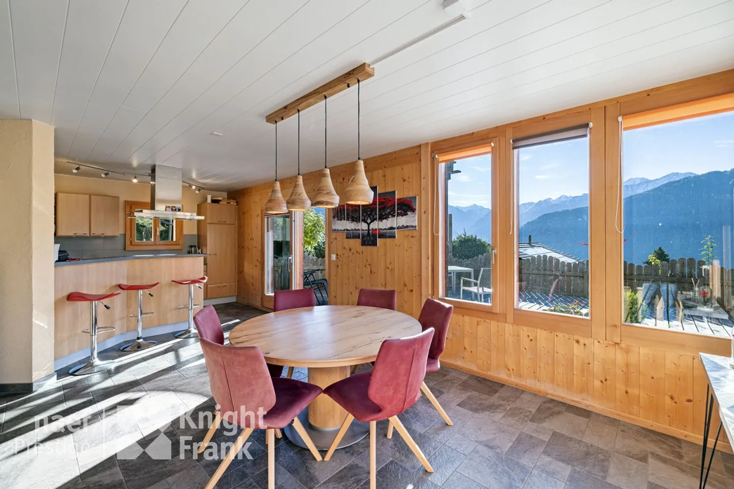 Chalet avec vue imprenable sur les sommets, au Levron. - Photo 4 sur 8