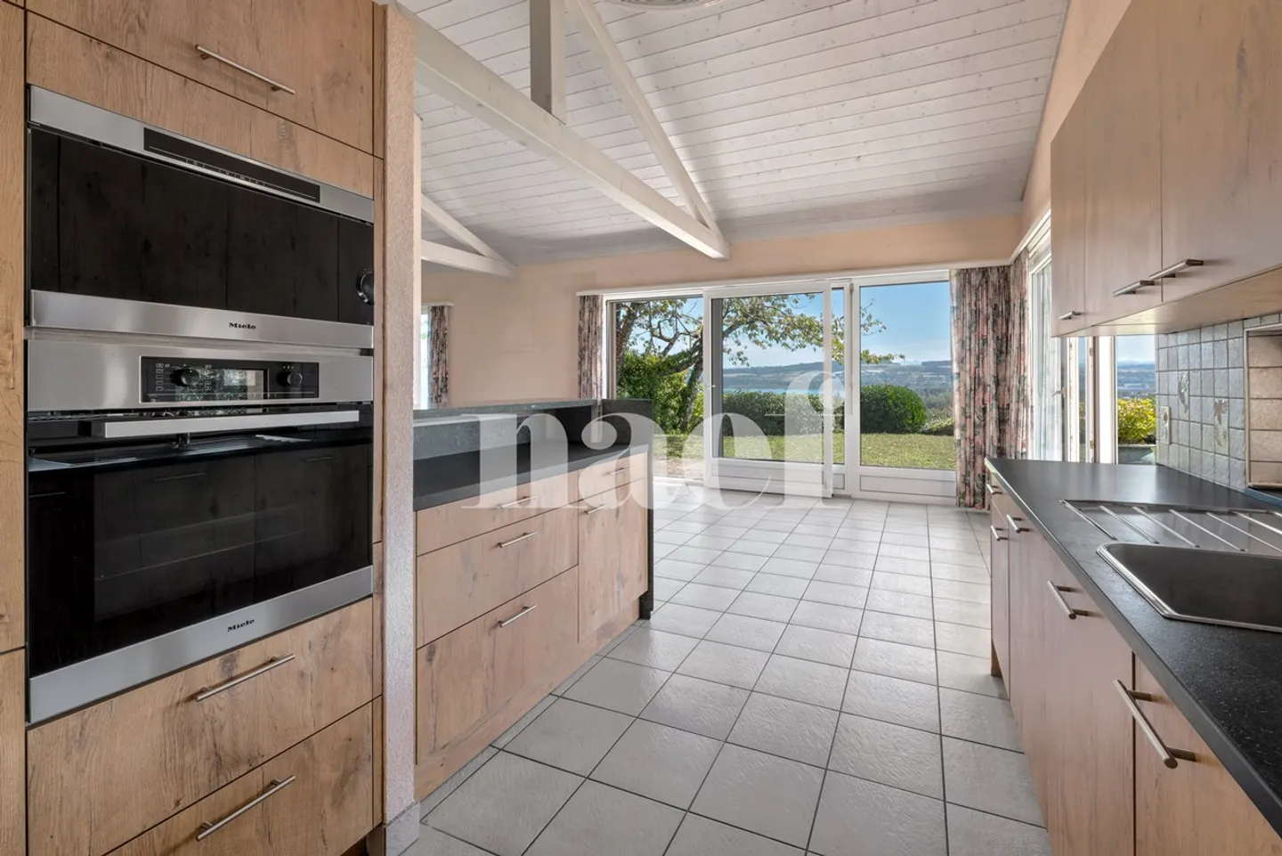 10 minutes from Yverdon-les-Bains, Magnificent 5.5-room villa with swimming pool - Photo 6 of 10