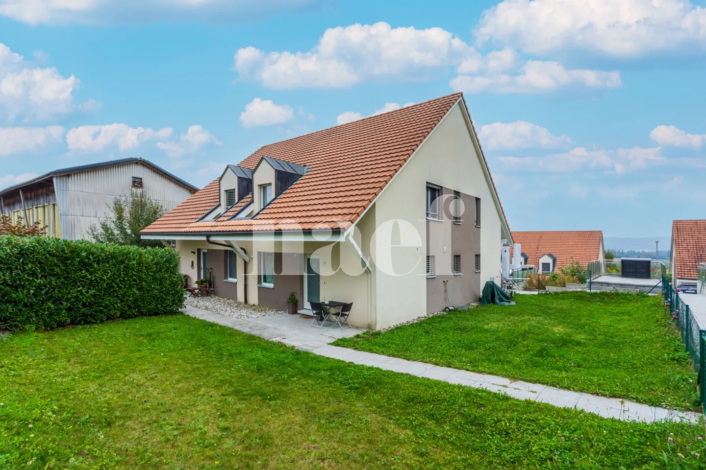 5,5-Zimmer Doppelhaushälfte mit Garten in Vully-les-Lacs zu verkaufen - Foto 1 von 8