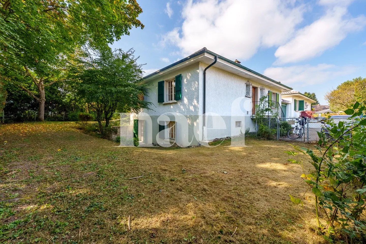 A Vessy, bella villa a schiera da ristrutturare con grande potenziale - Foto 3 di 12