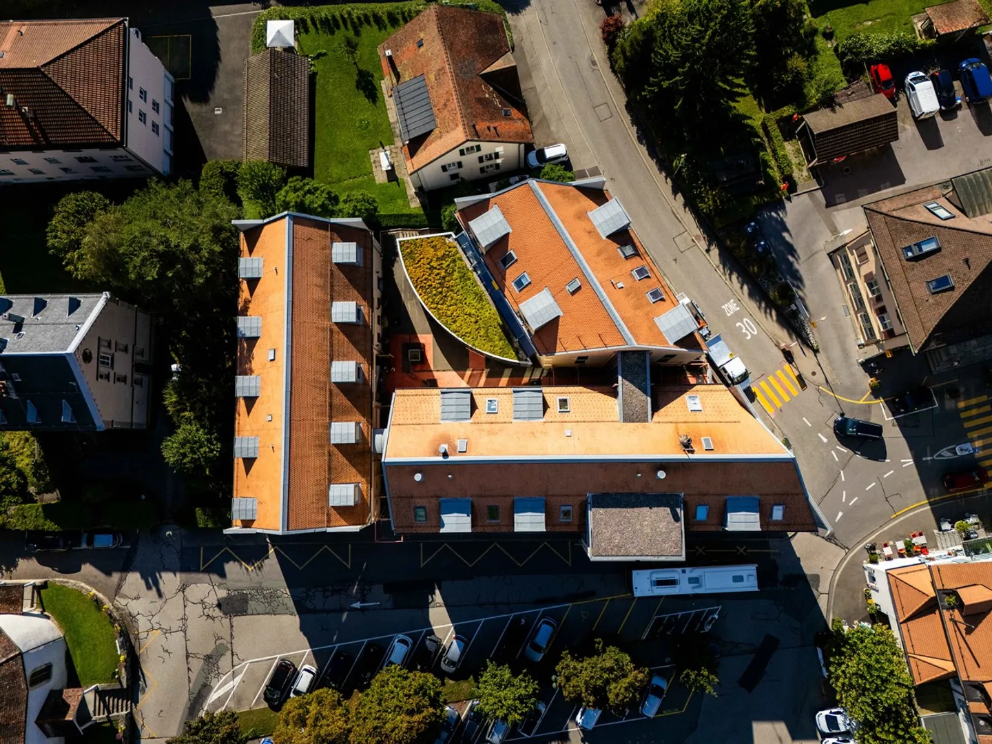 Edificio a uso misto situato nel cuore di Oron-la-Ville (VD) - Foto 2 di 11