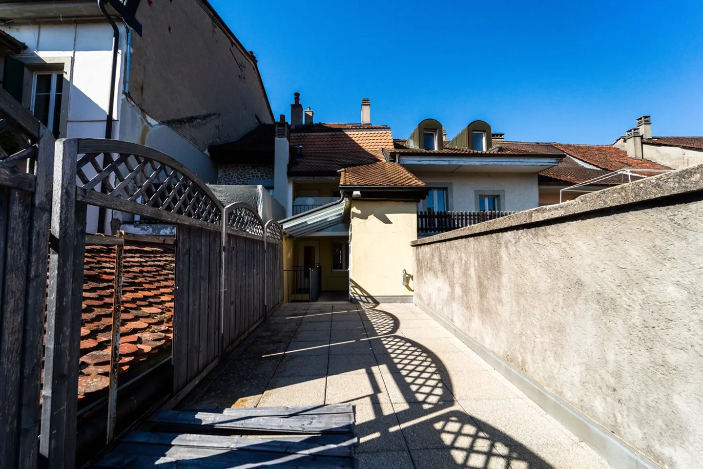 Edificio misto nel centro storico di Avenches (VD) - Foto 7 di 8