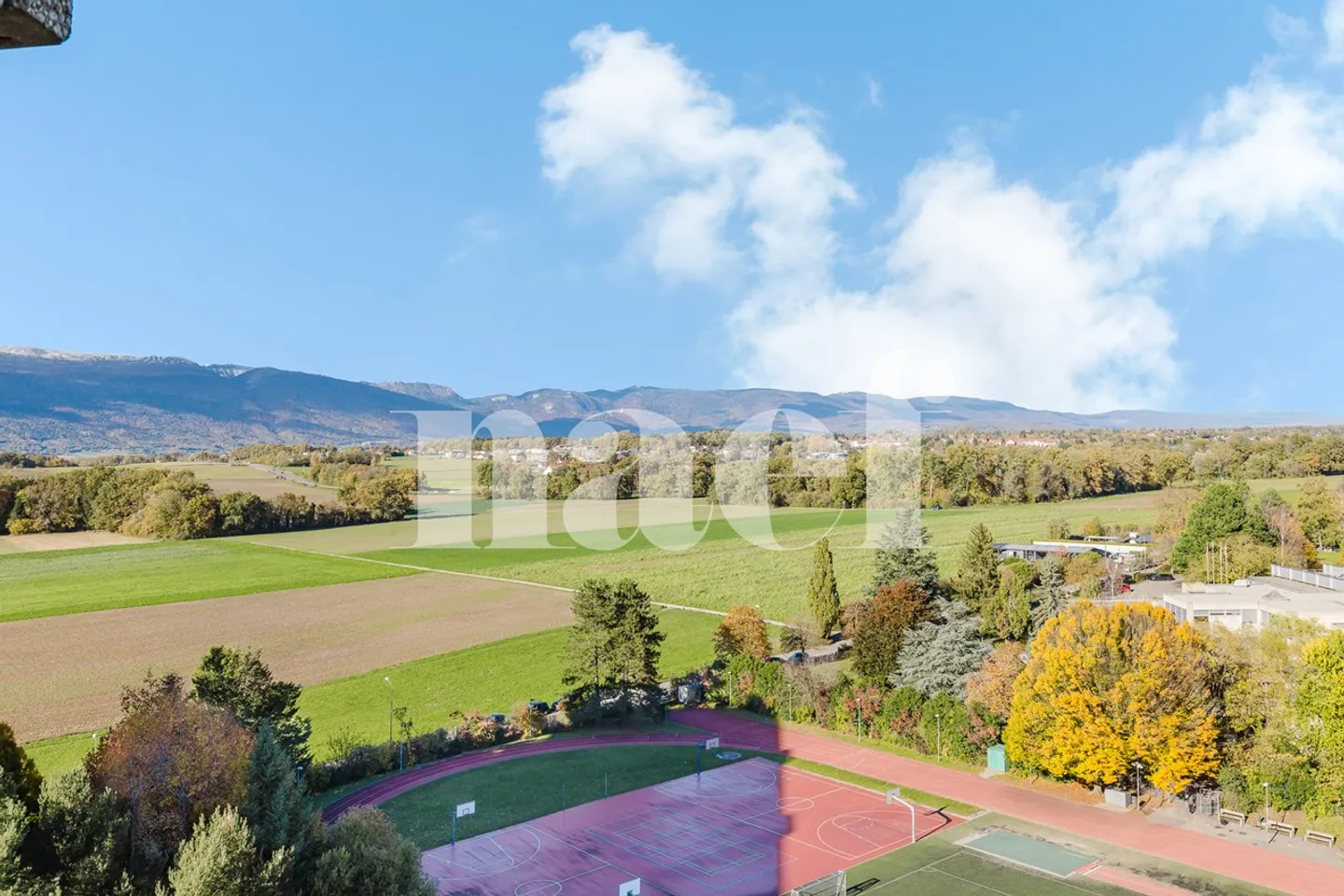 6-room apartment in Meyrin - Ideal for families, with garage, on a high floor - Photo 5 of 12