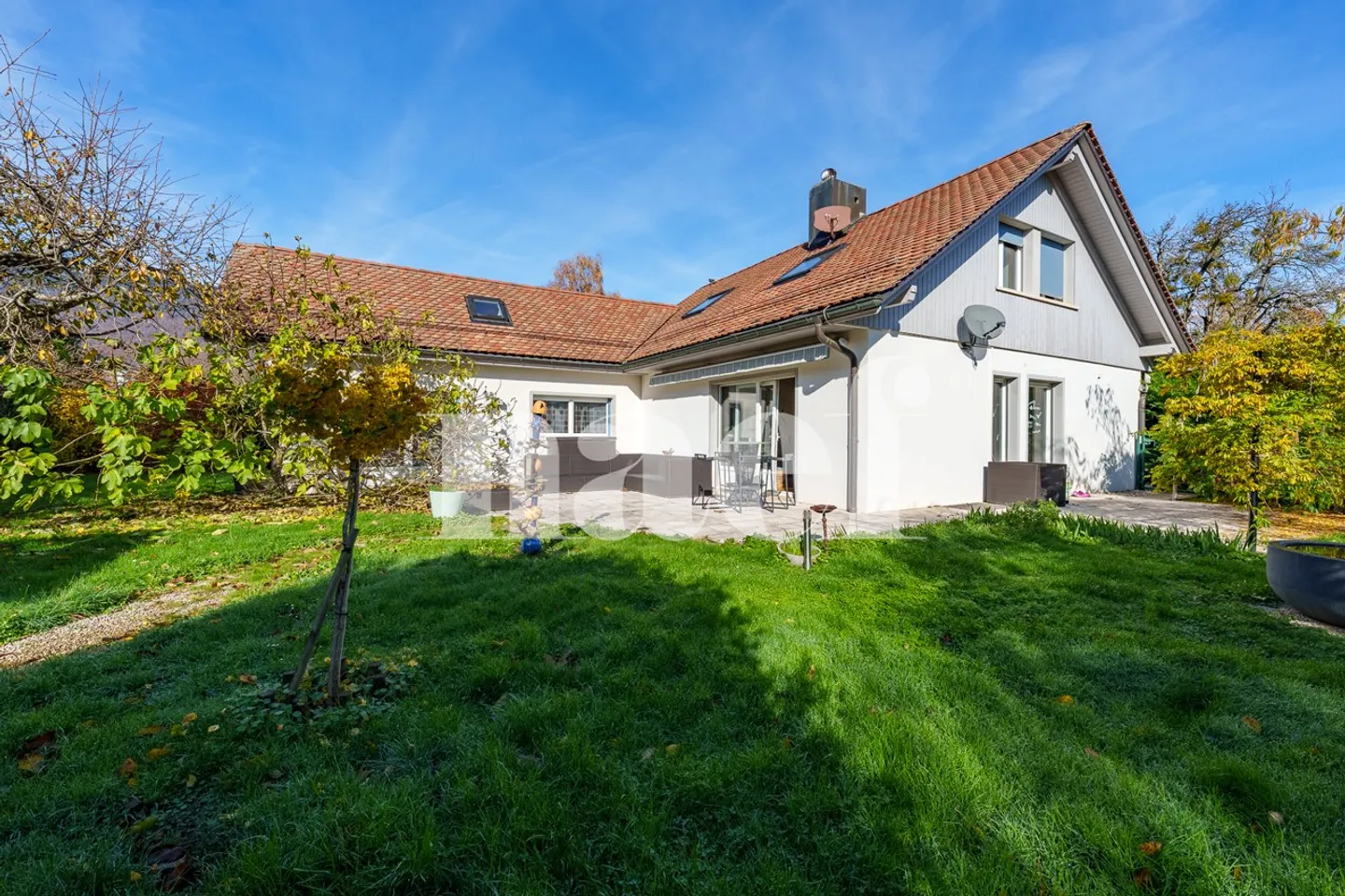 Maison individuelle dans un écrin de verdure - Photo 2 sur 10