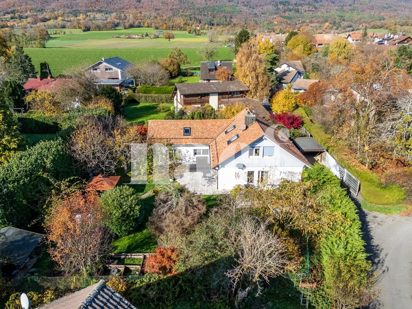 Maison individuelle dans un écrin de verdure - Photo 1 sur 10
