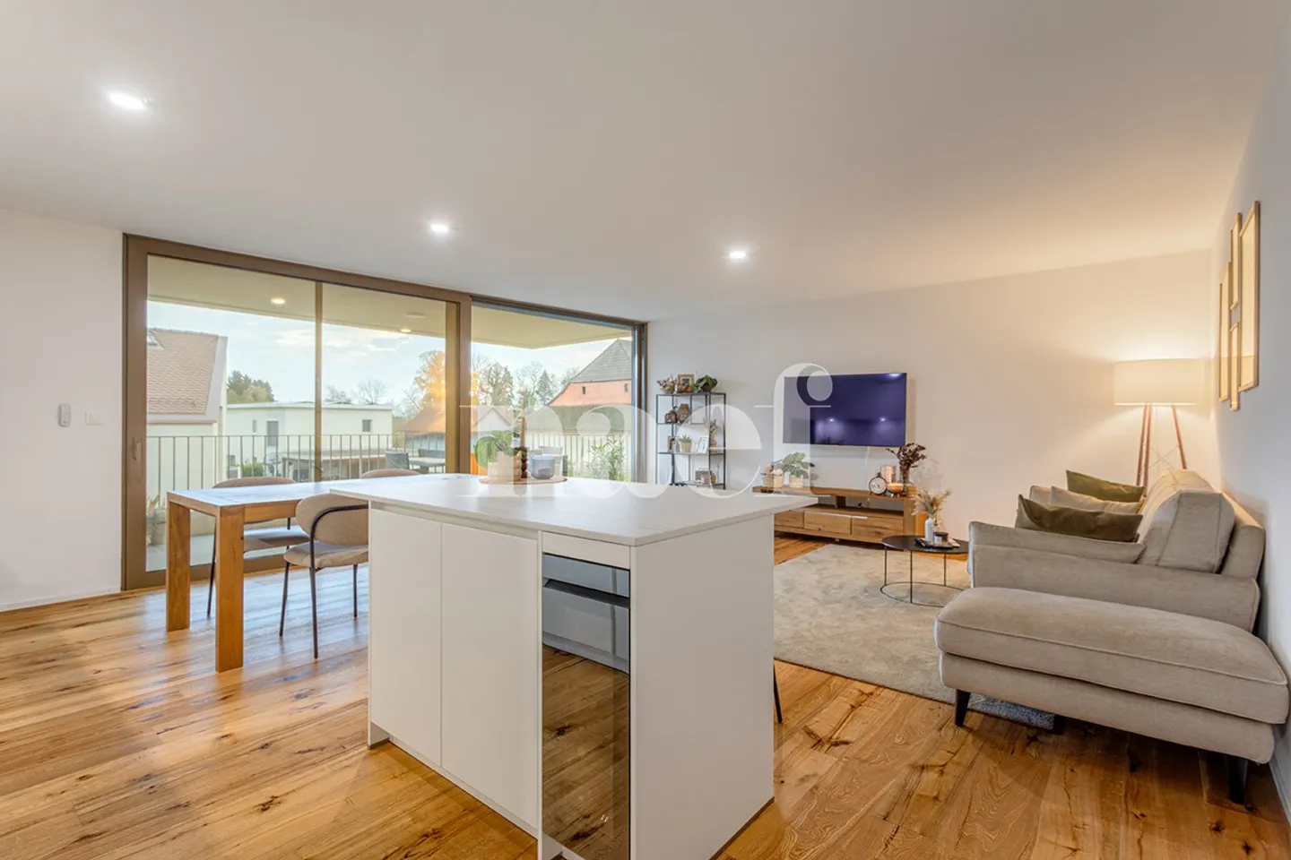 Schöne 3,5-Zimmer-Wohnung im 1. Stock mit Balkon zu verkaufen in Gletterens - Foto 2 von 7