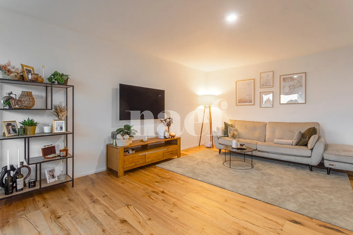 Schöne 3,5-Zimmer-Wohnung im 1. Stock mit Balkon zu verkaufen in Gletterens - Foto 3 von 7