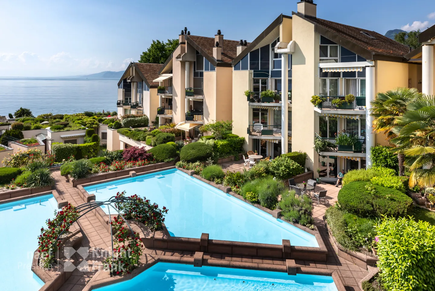 Appartement de 5.5 pièces en duplex les pieds dans l'eau à vendre à Villeneuve - Photo 2 sur 9