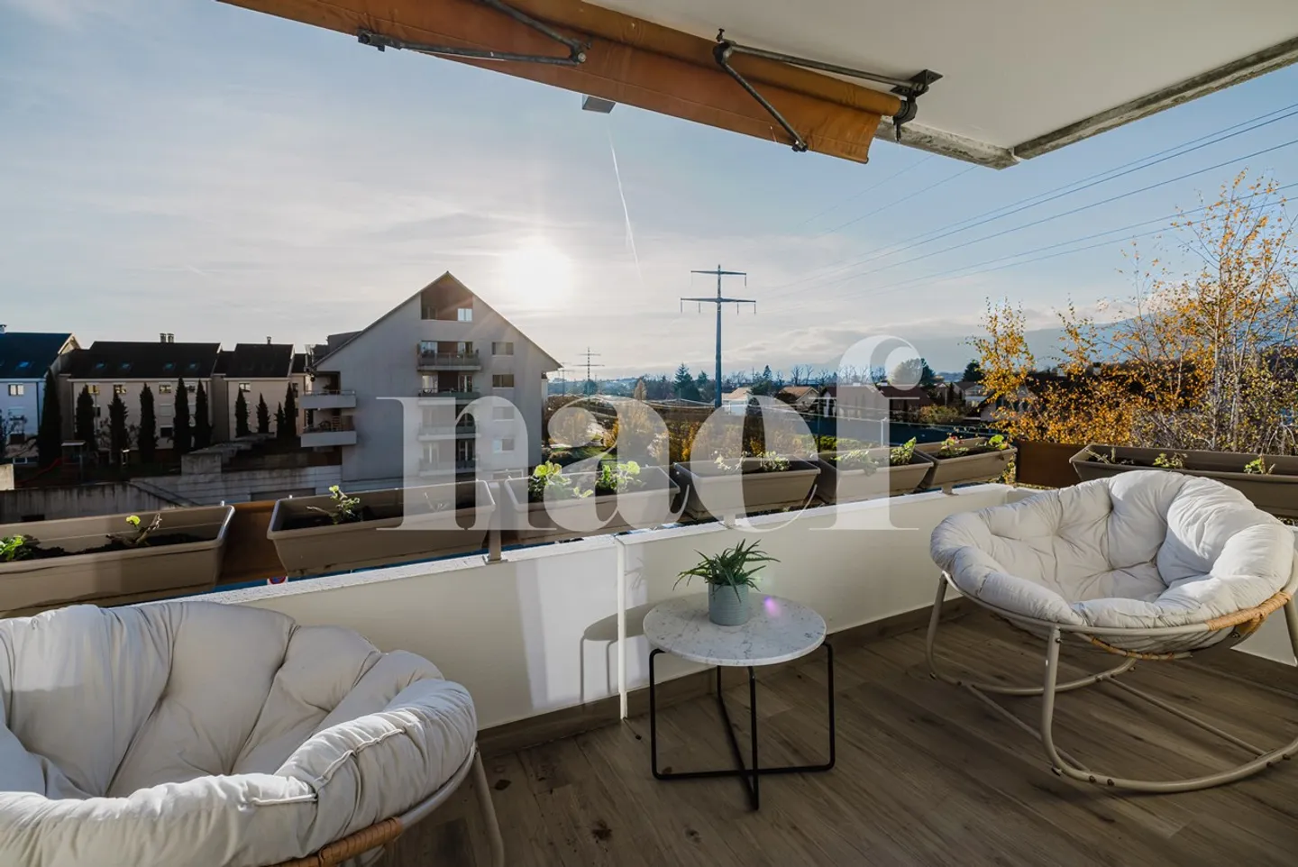 Bright renovated 4.5-room apartment - Photo 4 of 10