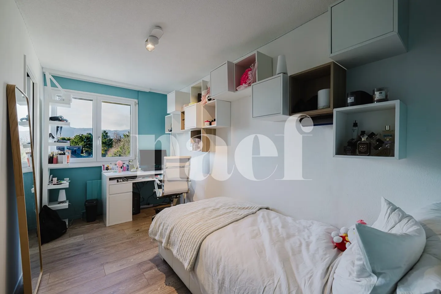 Bright renovated 4.5-room apartment - Photo 8 of 10