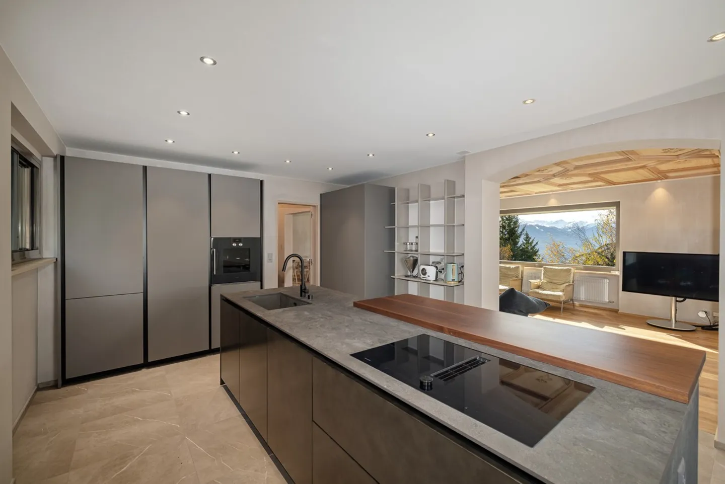 Spacious chalet with indoor pool in Crans-Montana - Photo 3 of 10