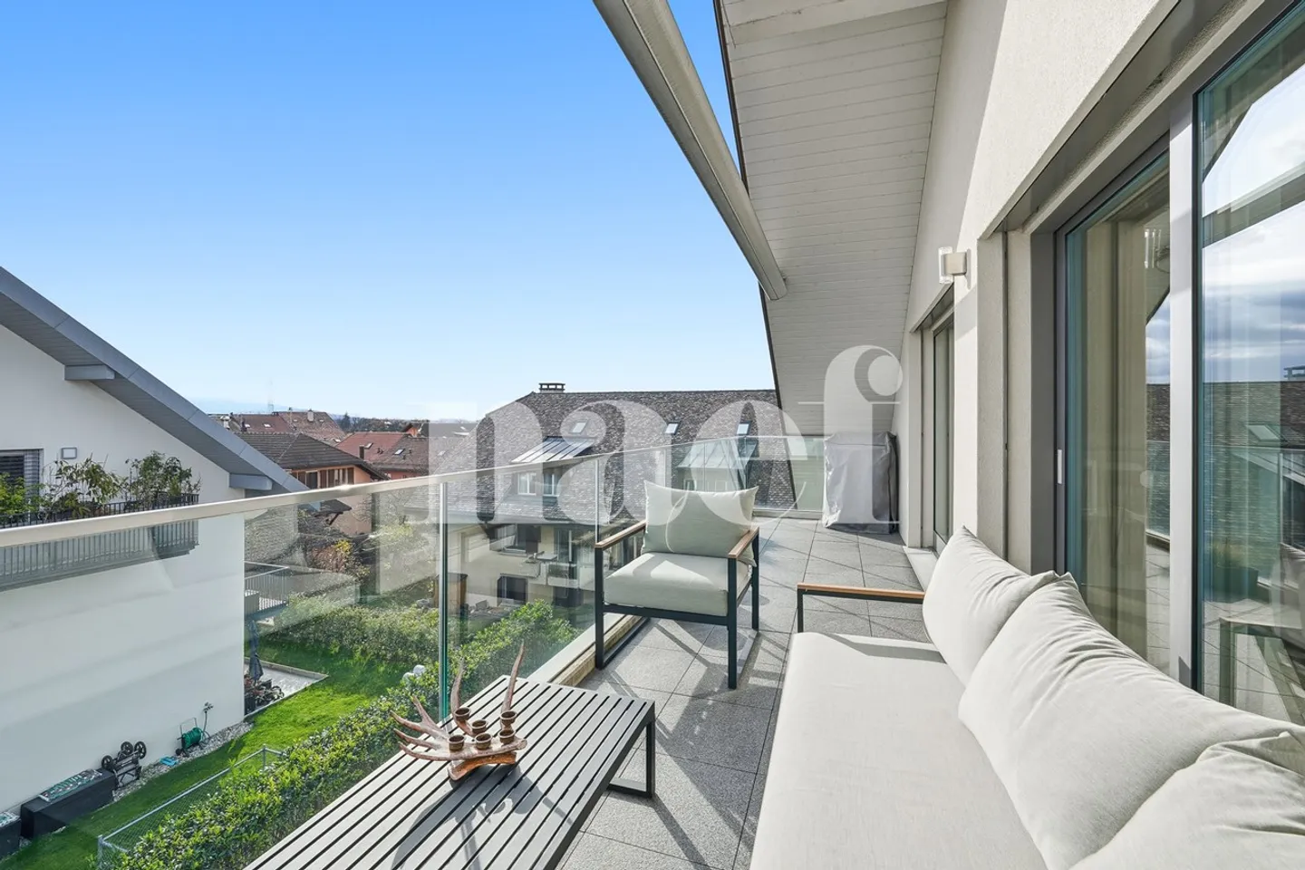 Exclusively: Superb 5.5-room duplex in Eysins - Photo 4 of 9