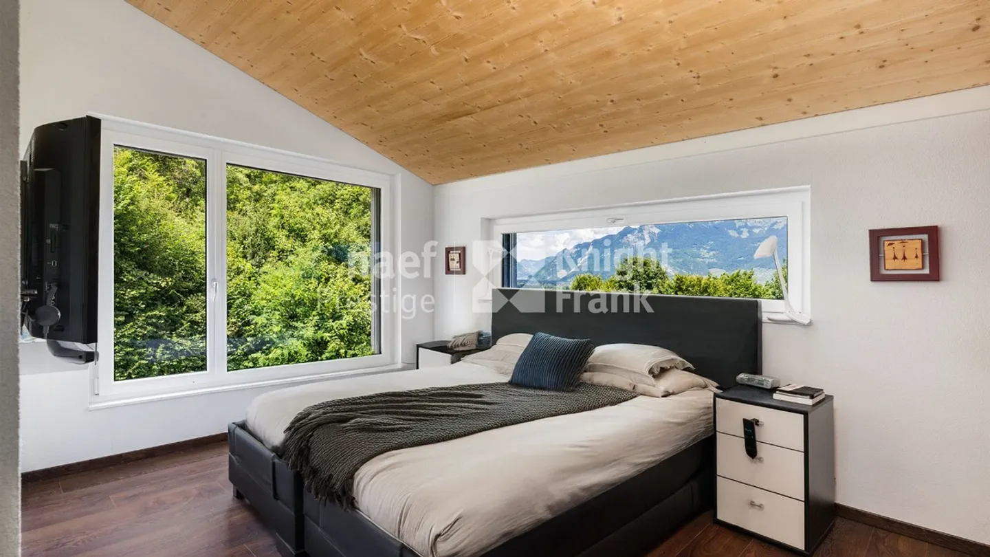 Architect-designed house with 7.5 rooms, pool, and jacuzzi in a green setting for sale in Collombey-Muraz - Photo 11 of 13