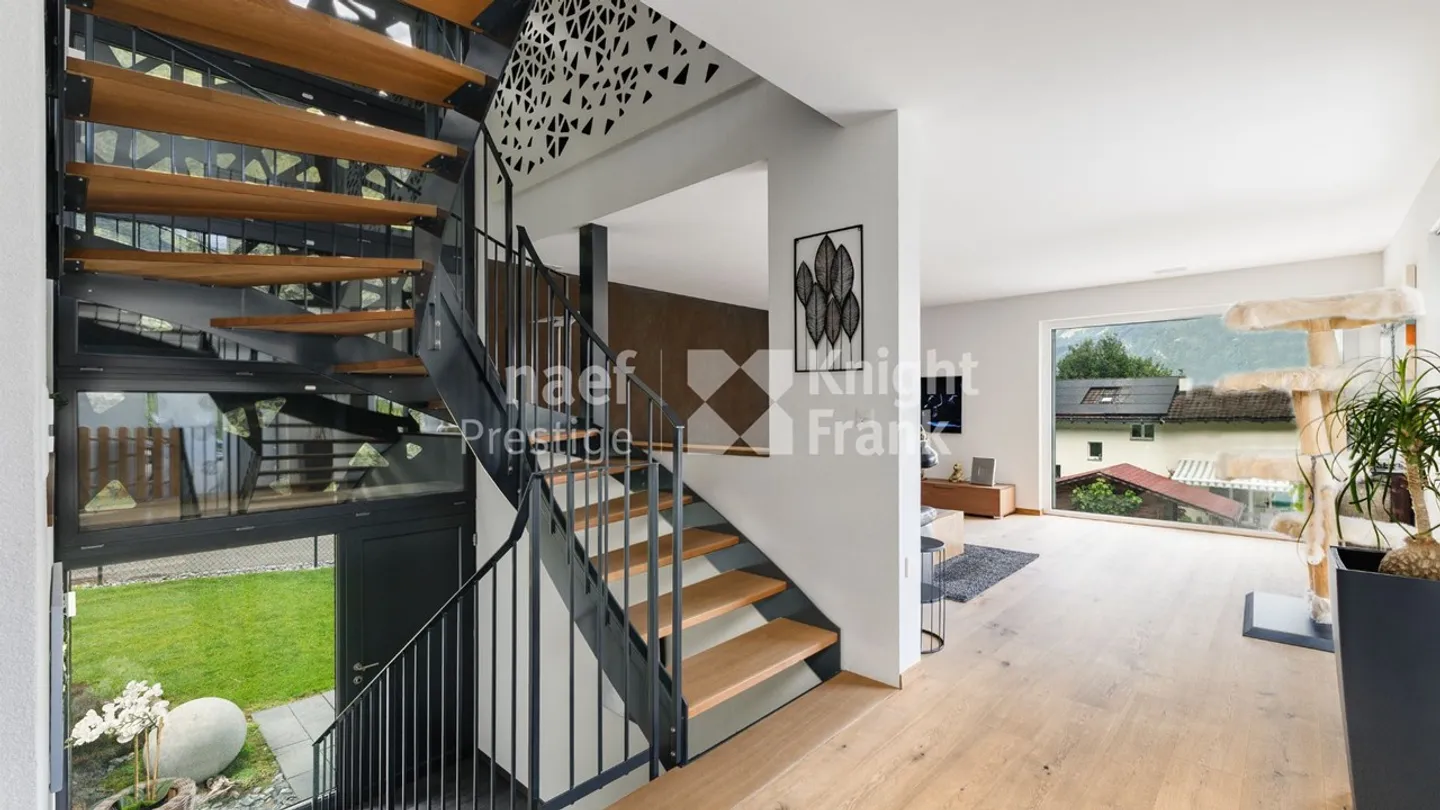 Architect-designed house with 7.5 rooms, pool, and jacuzzi in a green setting for sale in Collombey-Muraz - Photo 8 of 13