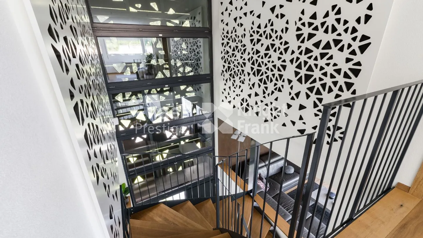 Architect-designed house with 7.5 rooms, pool, and jacuzzi in a green setting for sale in Collombey-Muraz - Photo 9 of 13