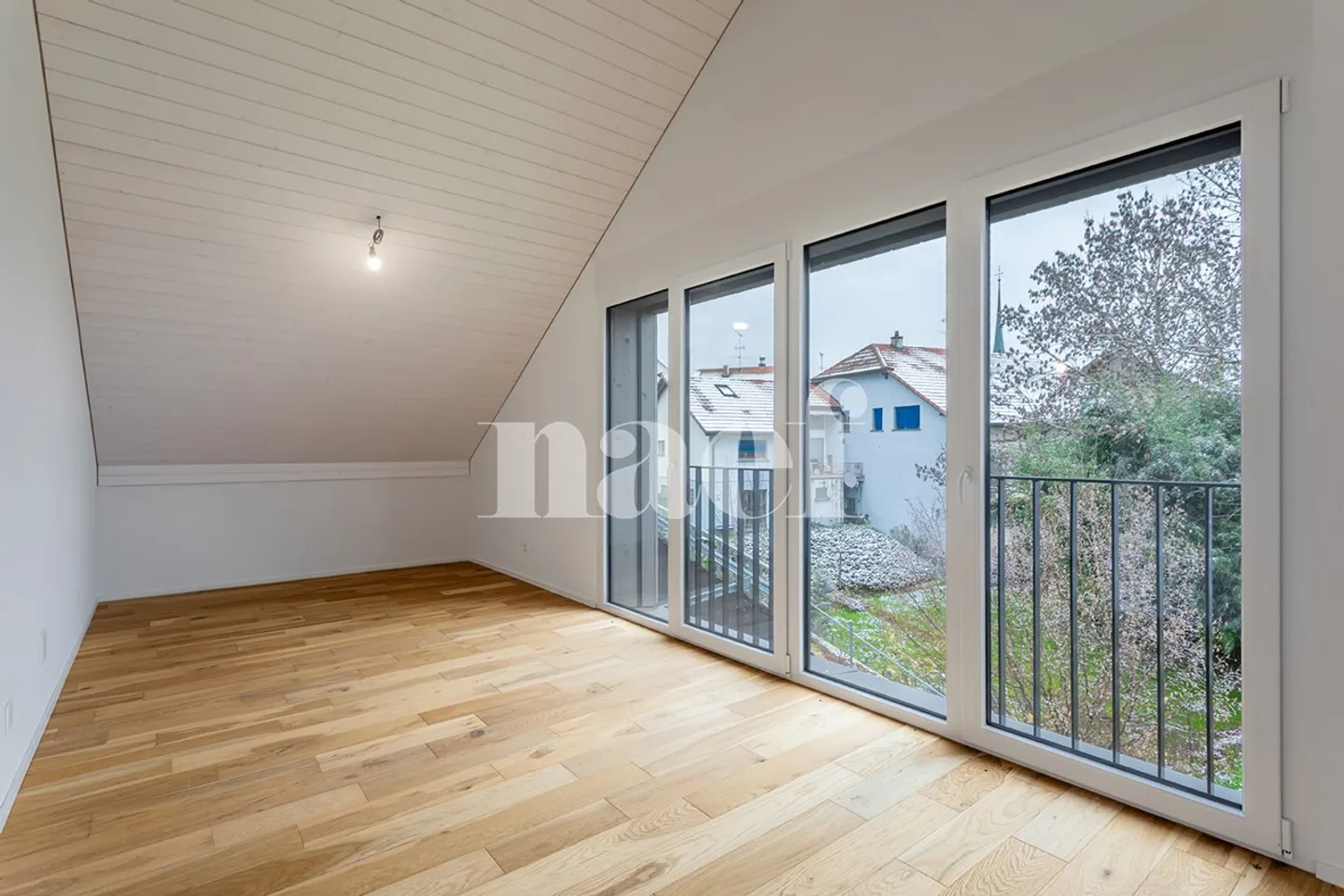 Magnifique 4.5 pièces dans les combles avec loggia à vendre à St-Aubin - Photo 4 sur 7