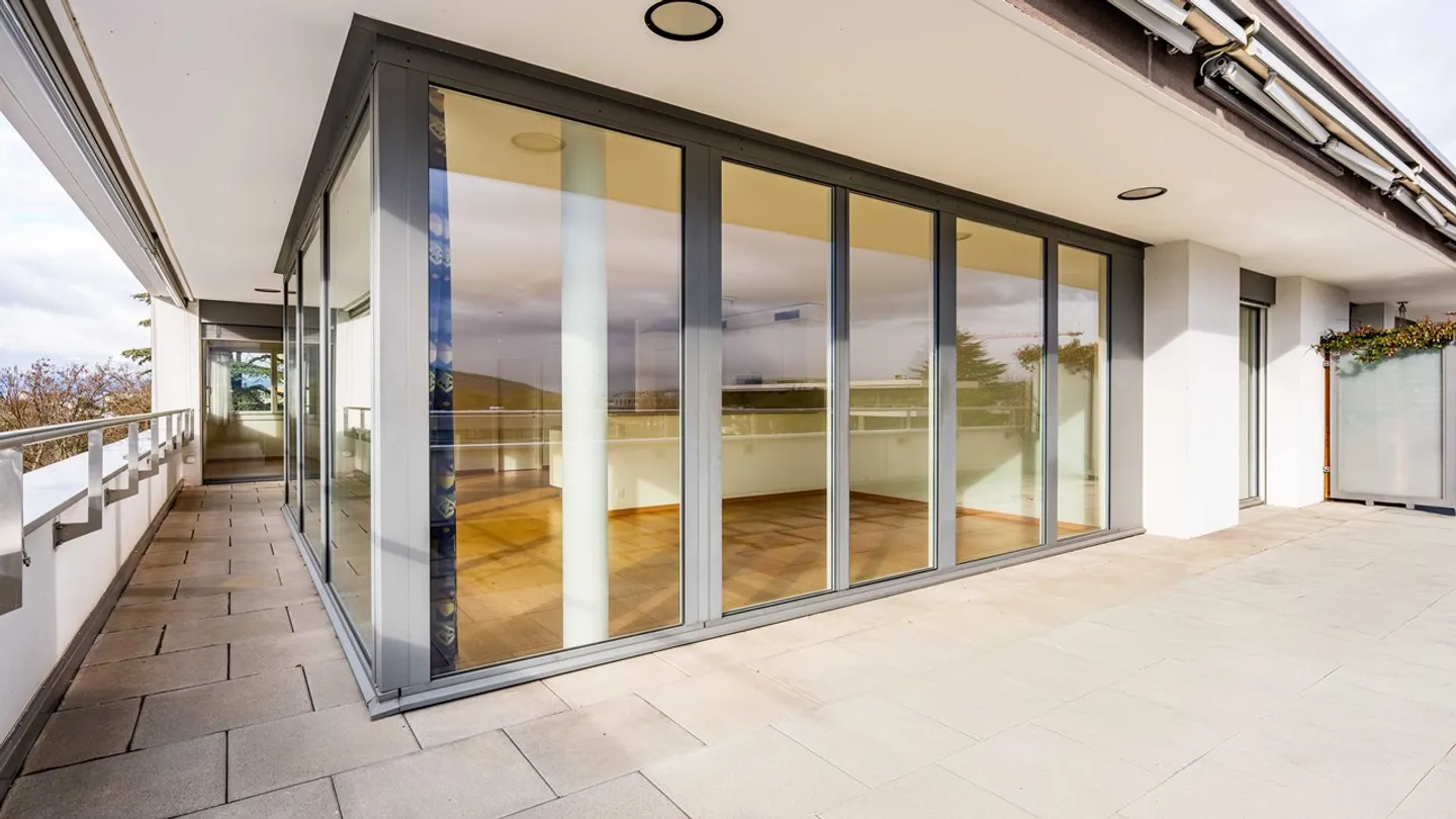 5-room penthouse in Champel - Photo 3 of 11