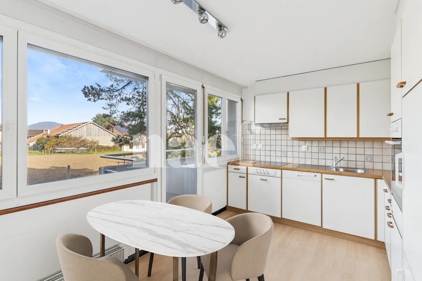 Appartement de 4.5 pièces au rez-supérieur - Photo 3 sur 8