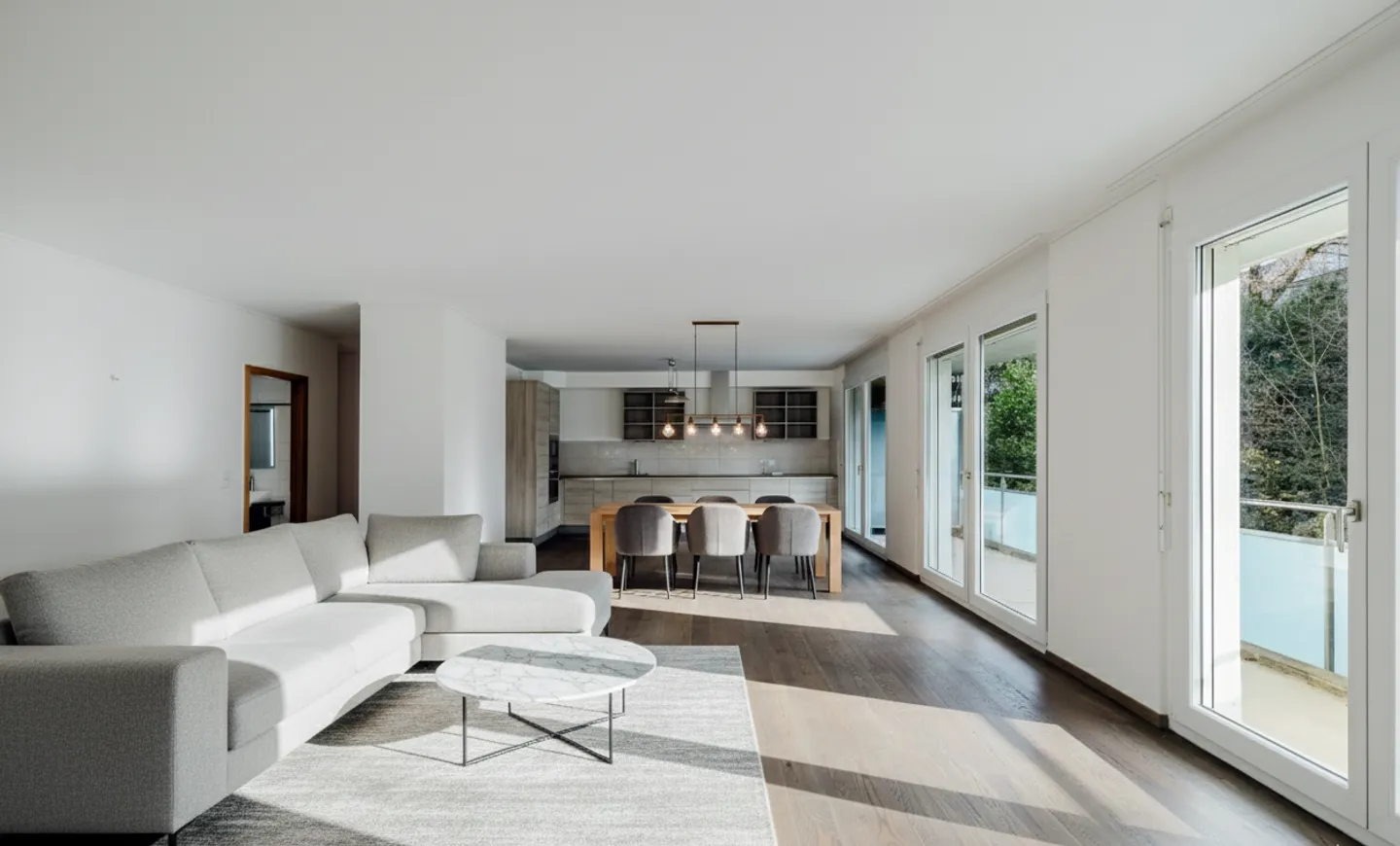 Appartement de 5 pièces proche du Parc Trembley - Photo 2 sur 13